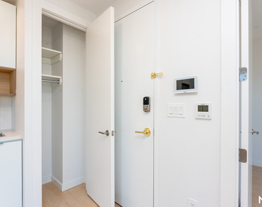 280 Meeker Ave - Photo Thumbnail 7