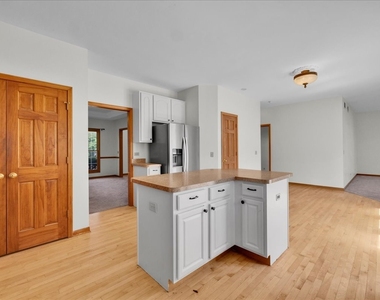 24963 Heritage Oaks Drive - Photo Thumbnail 16
