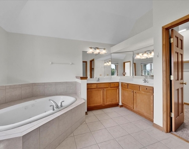 24963 Heritage Oaks Drive - Photo Thumbnail 17