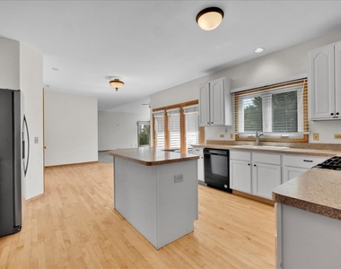 24963 Heritage Oaks Drive - Photo Thumbnail 13