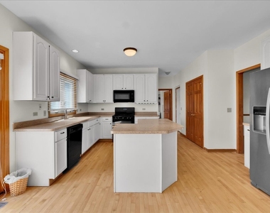 24963 Heritage Oaks Drive - Photo Thumbnail 11