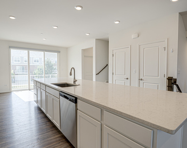 2939 Showplace Drive - Photo Thumbnail 7