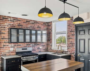 238 W 31st Street - Photo Thumbnail 4