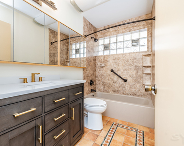 2334 S 10th Avenue - Photo Thumbnail 10