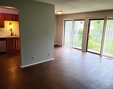 221 Hawthorne Court - Photo Thumbnail 5