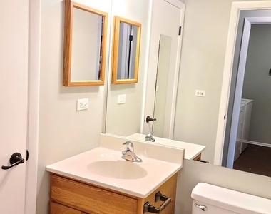 221 Hawthorne Court - Photo Thumbnail 4