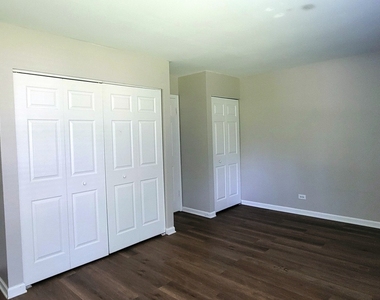 336 Burr Oak Circle - Photo Thumbnail 7