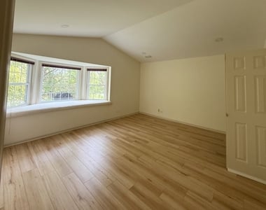 1316 E Evergreen Drive - Photo Thumbnail 11