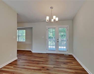 1020 Sycamore Summit - Photo Thumbnail 4