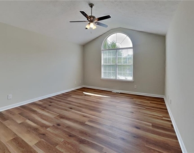 1020 Sycamore Summit - Photo Thumbnail 5