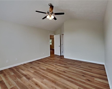 1020 Sycamore Summit - Photo Thumbnail 6