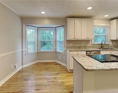 115 Spring Ridge Court - Photo Thumbnail 6