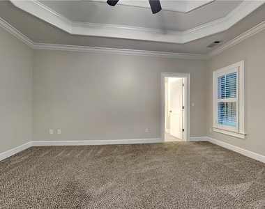 601 Peach Place - Photo Thumbnail 9
