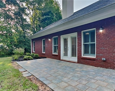 601 Peach Place - Photo Thumbnail 18