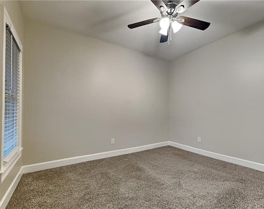 601 Peach Place - Photo Thumbnail 13