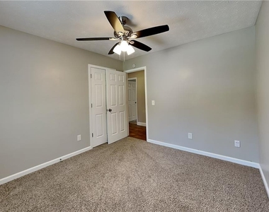 604 Dillon Drive - Photo Thumbnail 11