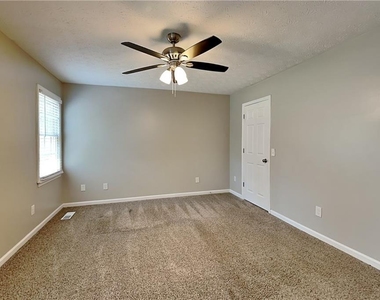 604 Dillon Drive - Photo Thumbnail 7