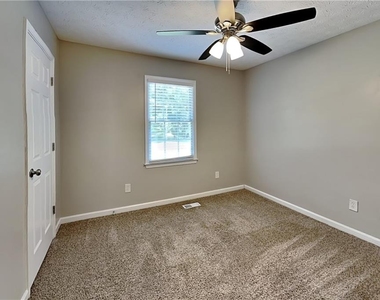 604 Dillon Drive - Photo Thumbnail 15