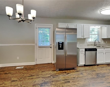 604 Dillon Drive - Photo Thumbnail 3