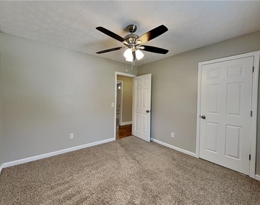 604 Dillon Drive - Photo Thumbnail 13