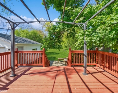 344 W Maple Street - Photo Thumbnail 12
