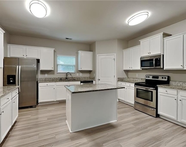 119 Spring Forrest Lane - Photo Thumbnail 3