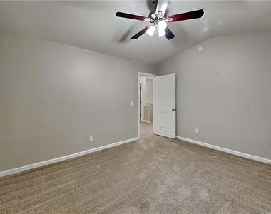 119 Spring Forrest Lane - Photo Thumbnail 10