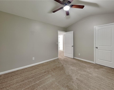 119 Spring Forrest Lane - Photo Thumbnail 12