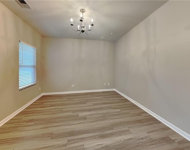 119 Spring Forrest Lane - Photo Thumbnail 6