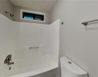 4094 Maxanne Drive Nw - Photo Thumbnail 12