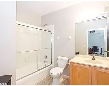 600 N Dearborn Street - Photo Thumbnail 6