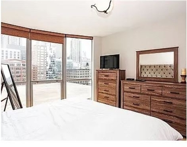 600 N Dearborn Street - Photo Thumbnail 5