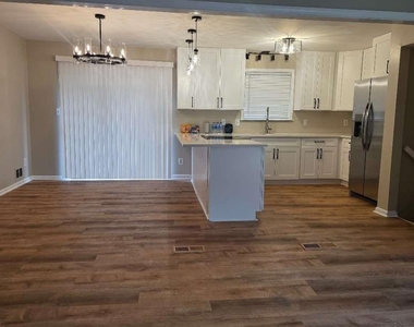3541 Santa Leta Drive - Photo Thumbnail 7