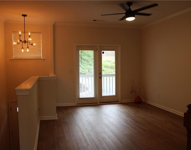 2059 Liberty Court Nw - Photo Thumbnail 6