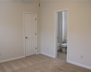 2059 Liberty Court Nw - Photo Thumbnail 3