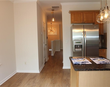 2059 Liberty Court Nw - Photo Thumbnail 10