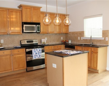 2059 Liberty Court Nw - Photo Thumbnail 9
