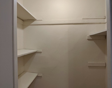 2518 N Kedzie Avenue - Photo Thumbnail 13