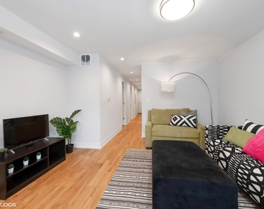 3121 N Monticello Avenue - Photo Thumbnail 6