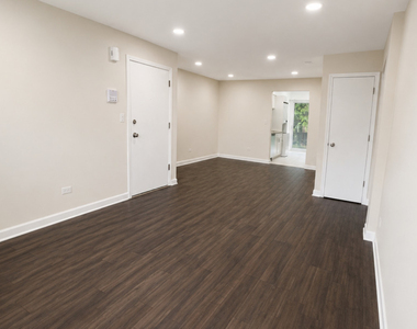 228 E Rimini Court - Photo Thumbnail 2
