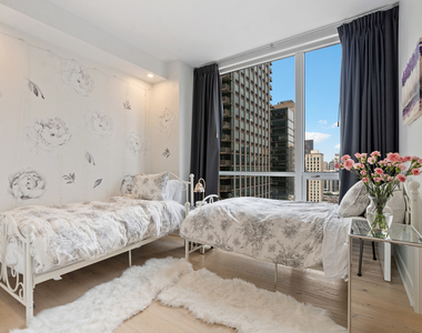 21 E Huron Street - Photo Thumbnail 16