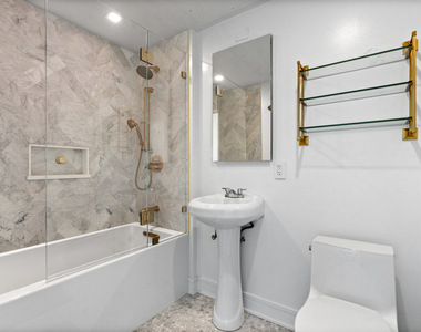 21 E Huron Street - Photo Thumbnail 17