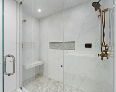 21 E Huron Street - Photo Thumbnail 15