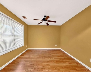 744 W Vincent Drive W - Photo Thumbnail 11