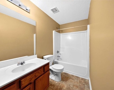 744 W Vincent Drive W - Photo Thumbnail 39