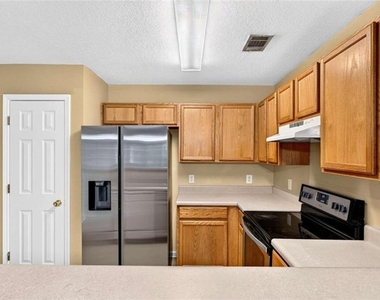 744 W Vincent Drive W - Photo Thumbnail 12