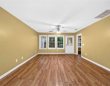 744 W Vincent Drive W - Photo Thumbnail 28