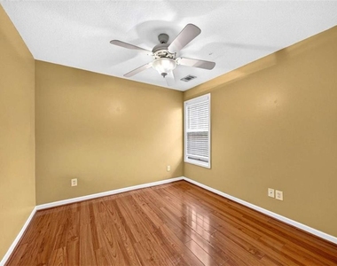 744 W Vincent Drive W - Photo Thumbnail 27