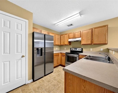 744 W Vincent Drive W - Photo Thumbnail 13
