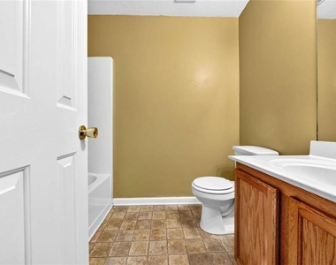 744 W Vincent Drive W - Photo Thumbnail 33